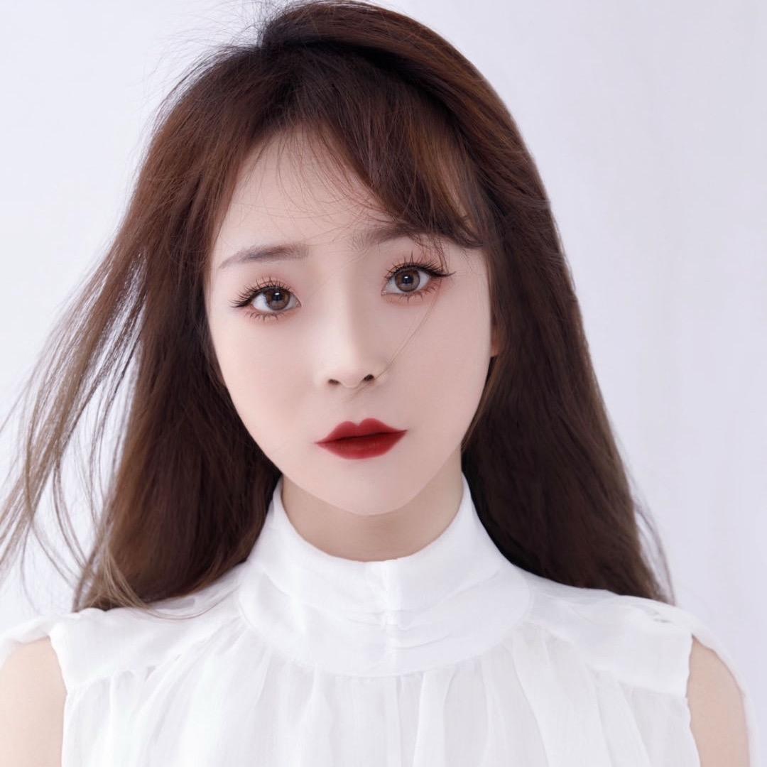 榆林雅迪化妆美甲培训学校艺杉老师