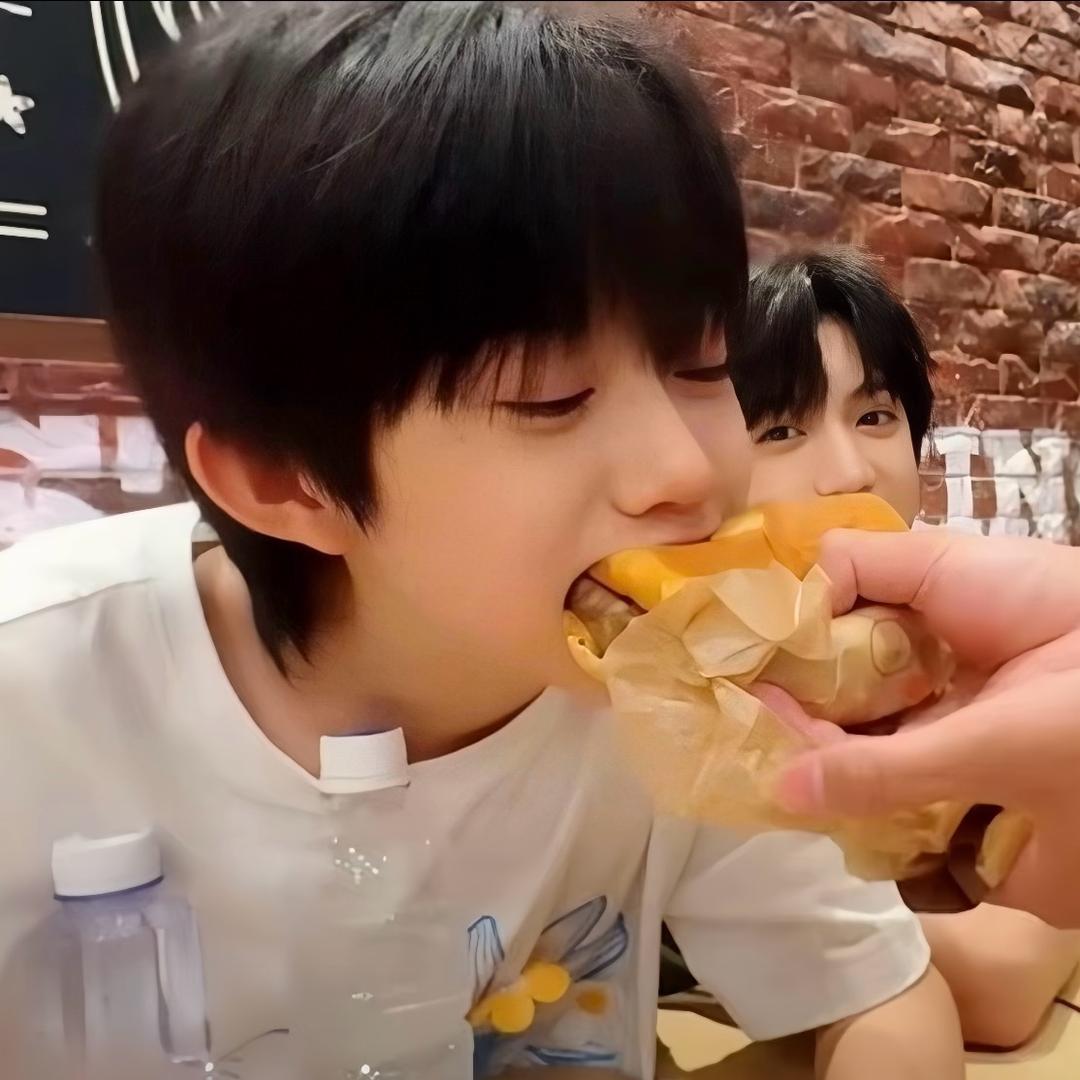 左哼王炸（见过四代版）