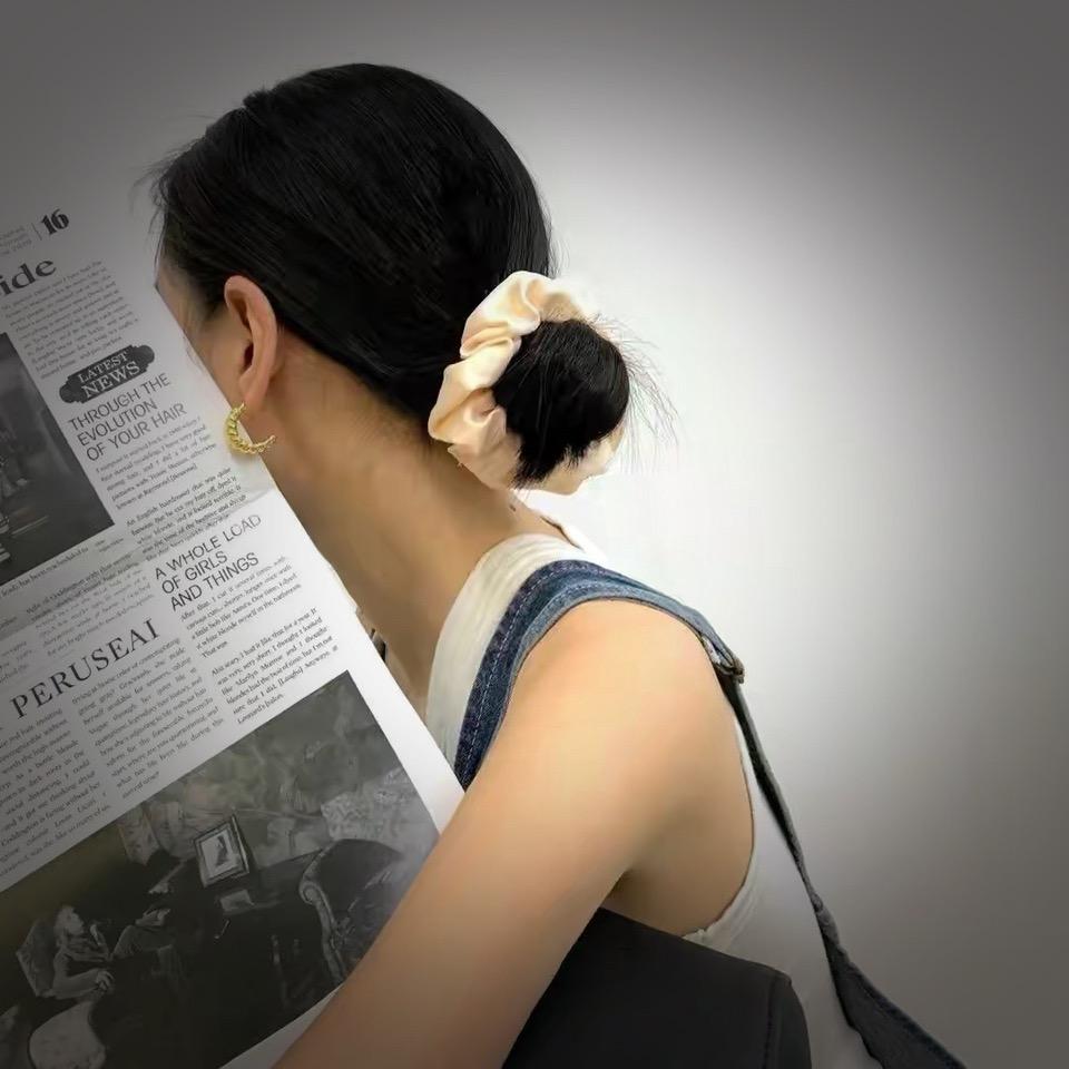 姣小姐