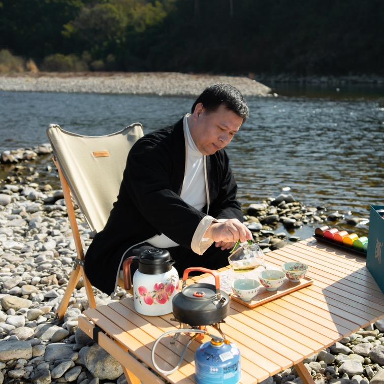 陈之董一生益一杯茶