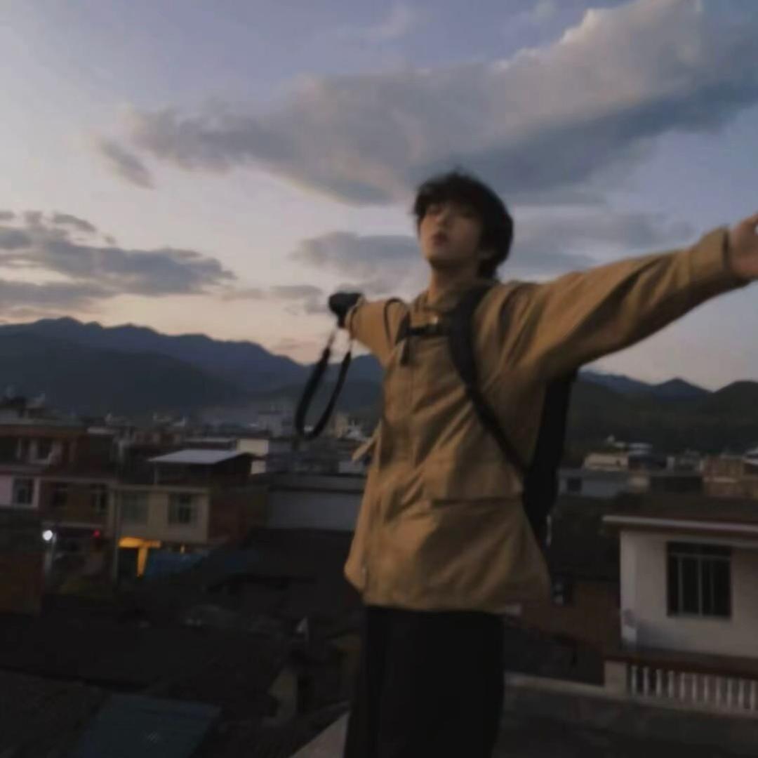 峪。