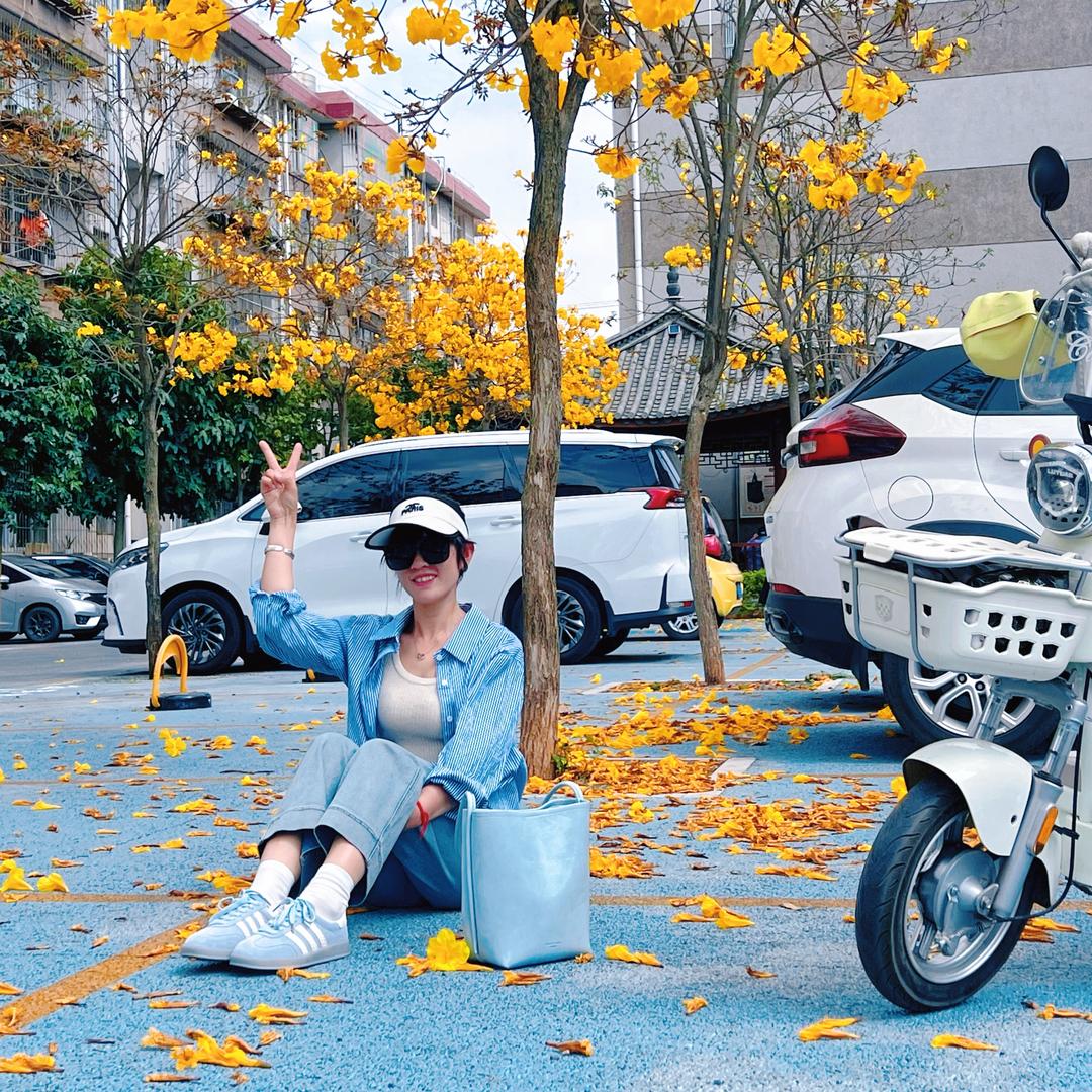 HUTONG峨山店花花
