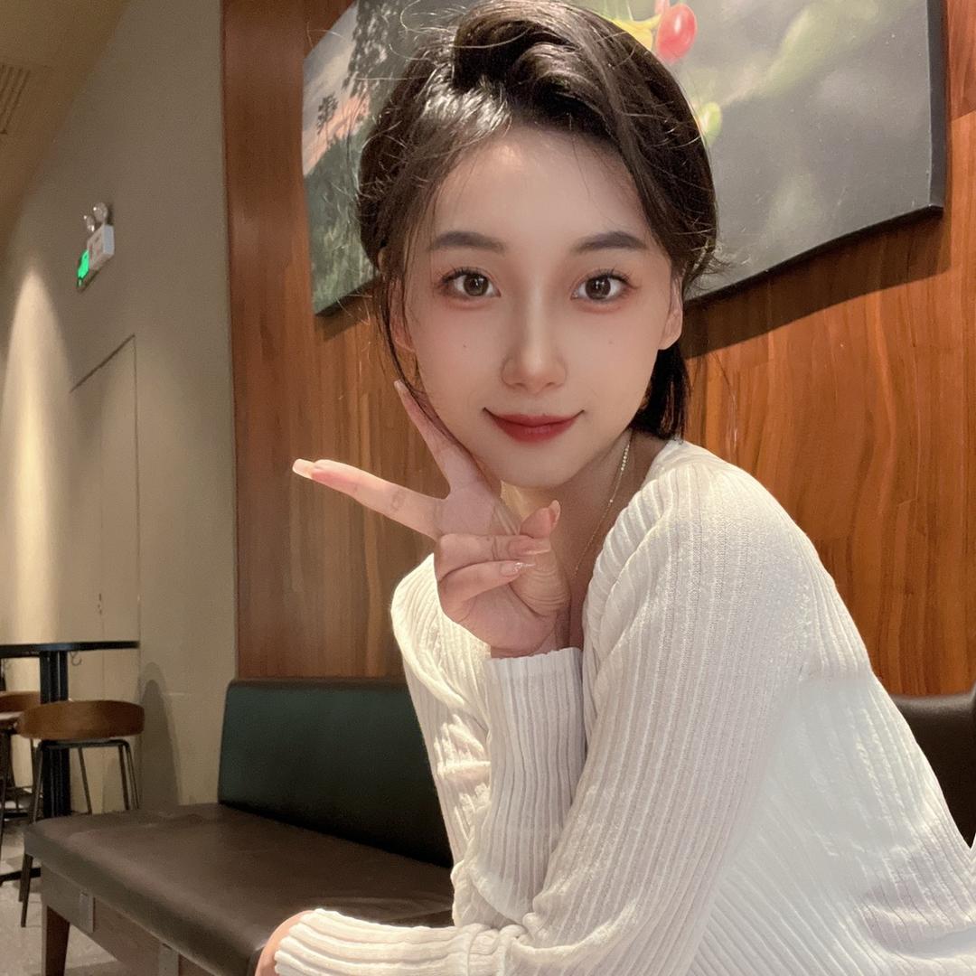 杨闪闪私服