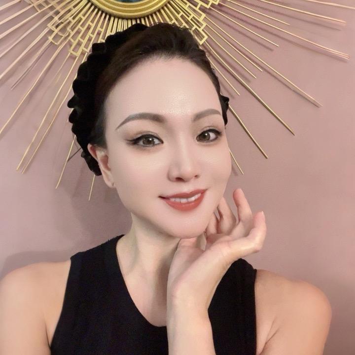 嘟嘟姐穿搭（橱窗里巨多美衣）