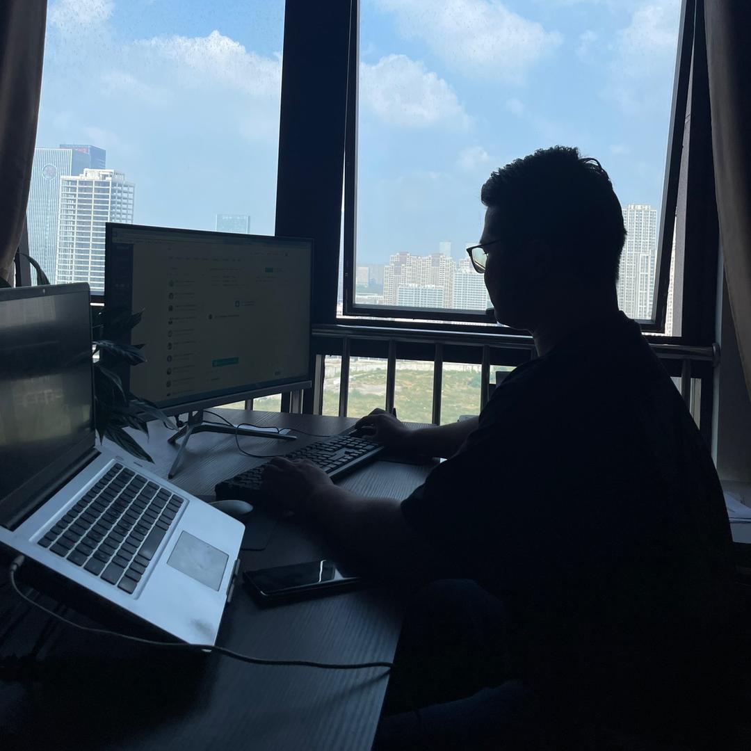 葜纳跨境代入驻阿锐