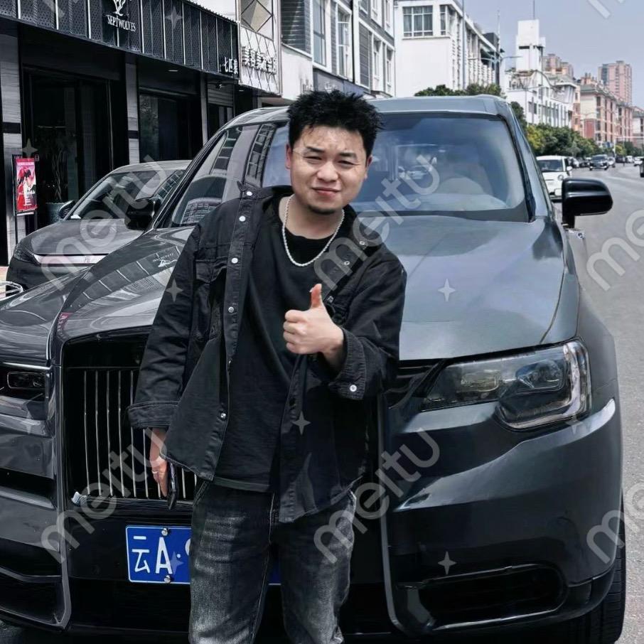 祥云卡尔🉐吃发型设计师 四哥