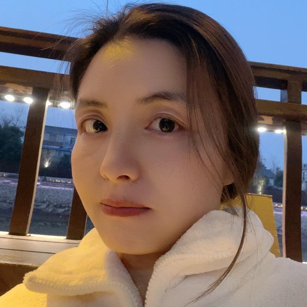 爱看烟花的妹坨