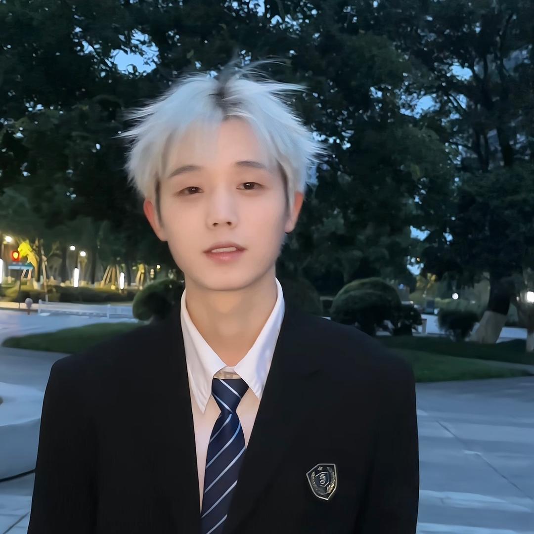王爱笑☀️·