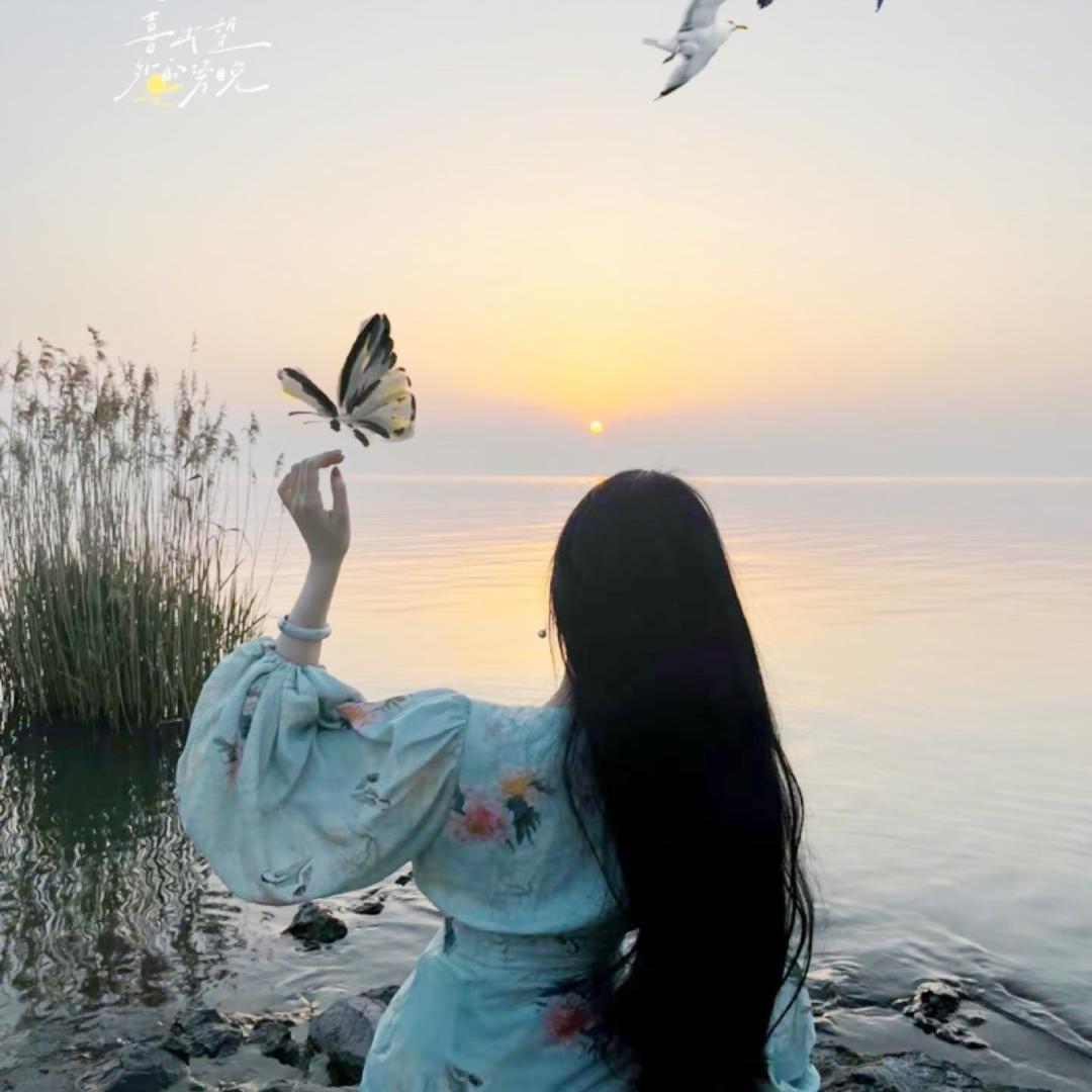 @玲
