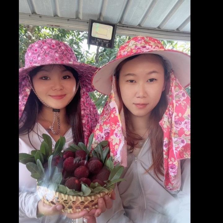 两姐妹回乡助农