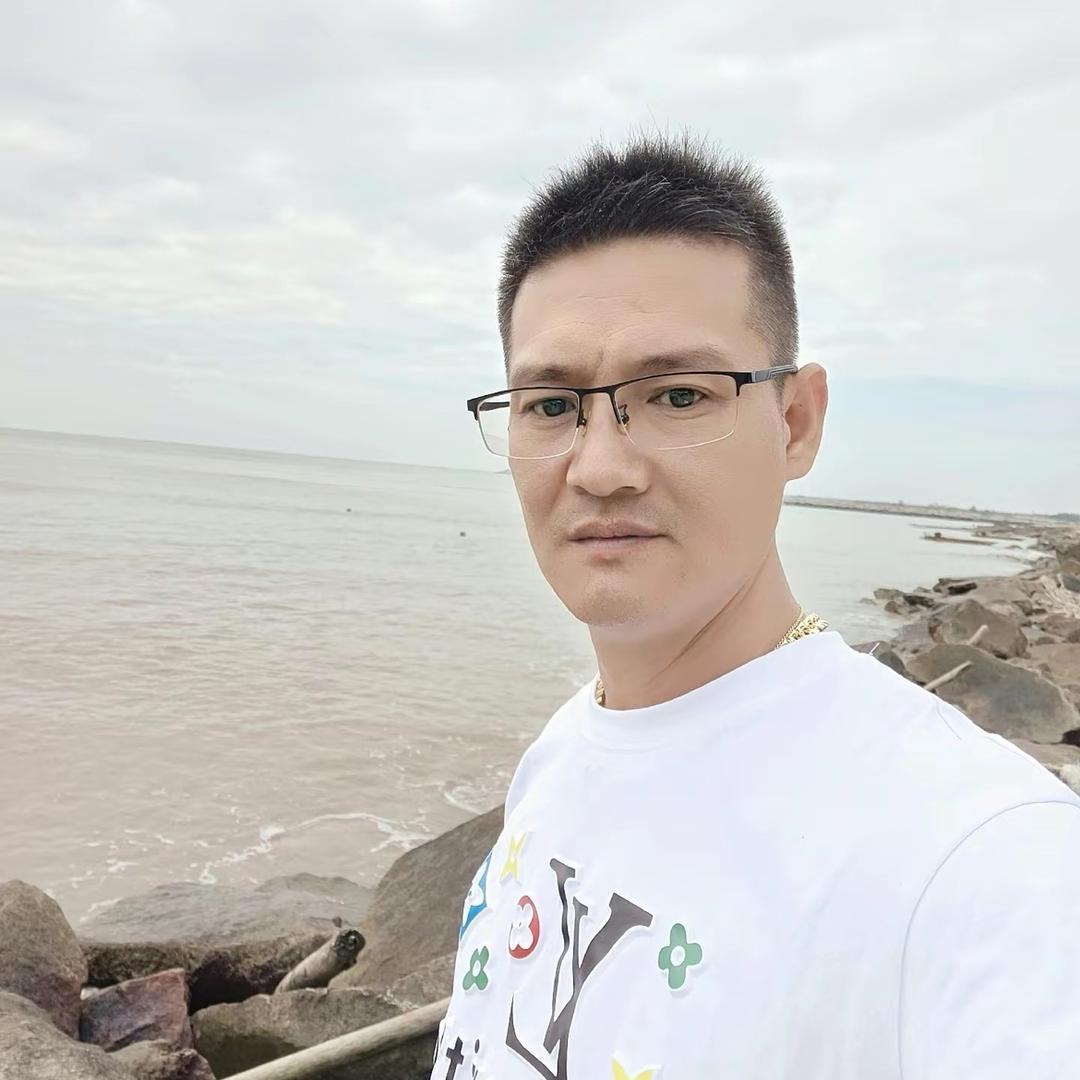 鸿伟光伏
