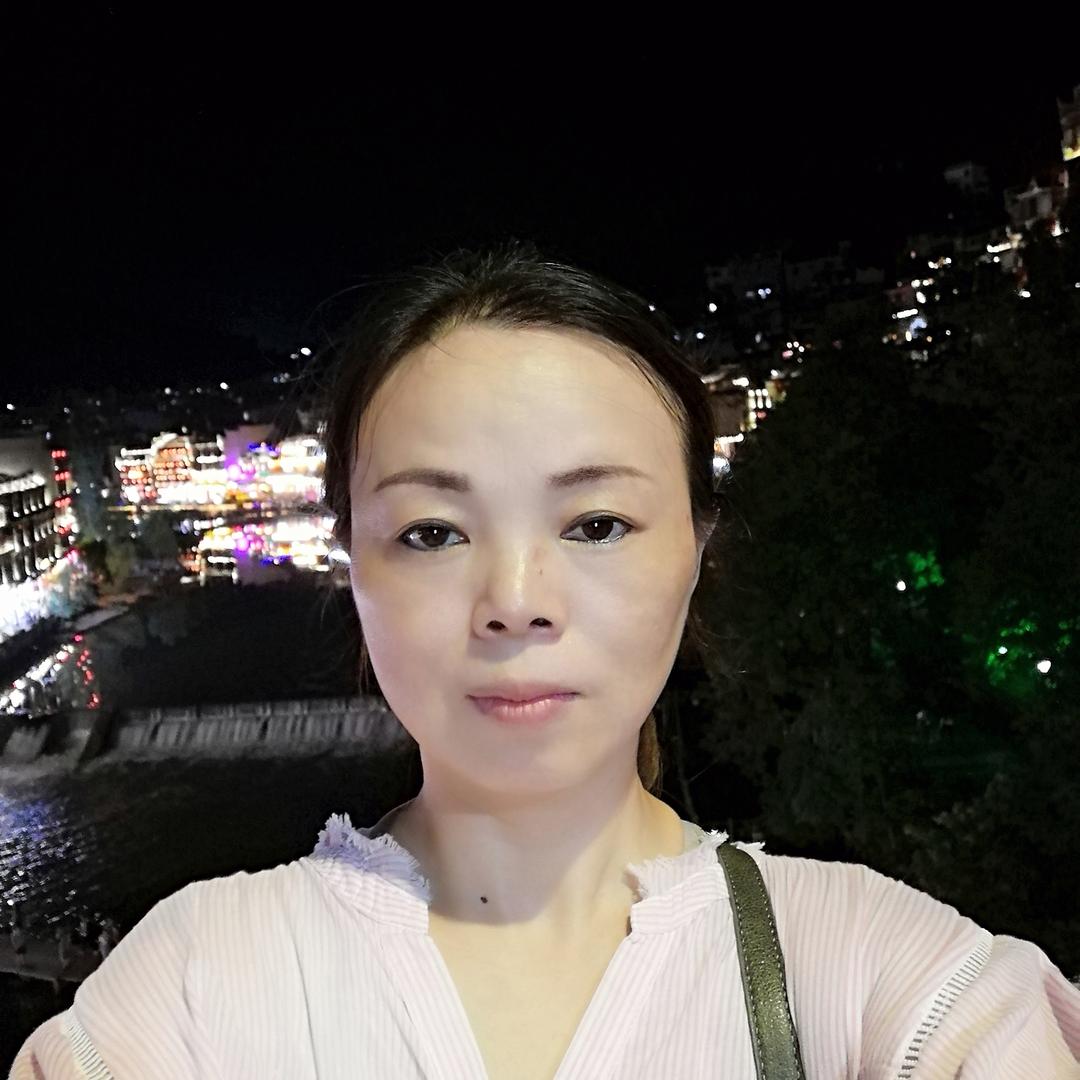 琴佳佳