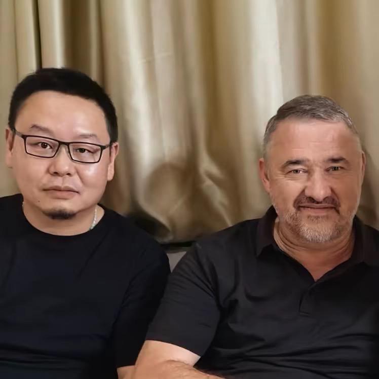 老罗打台球