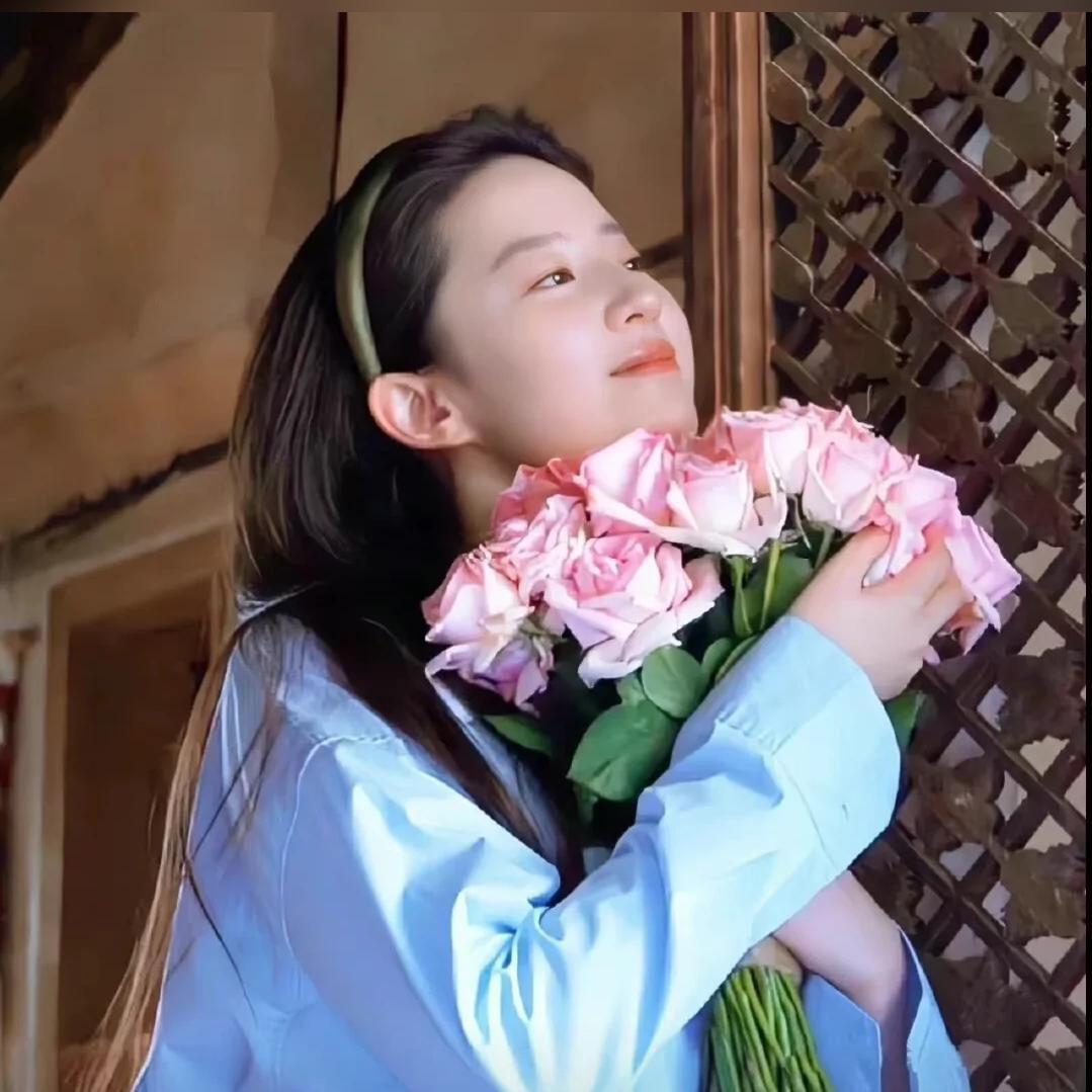 ʟ̆̈ᴜ̆̈ᴄ̆̈ᴋ̆̈ʏ̆̈🧡