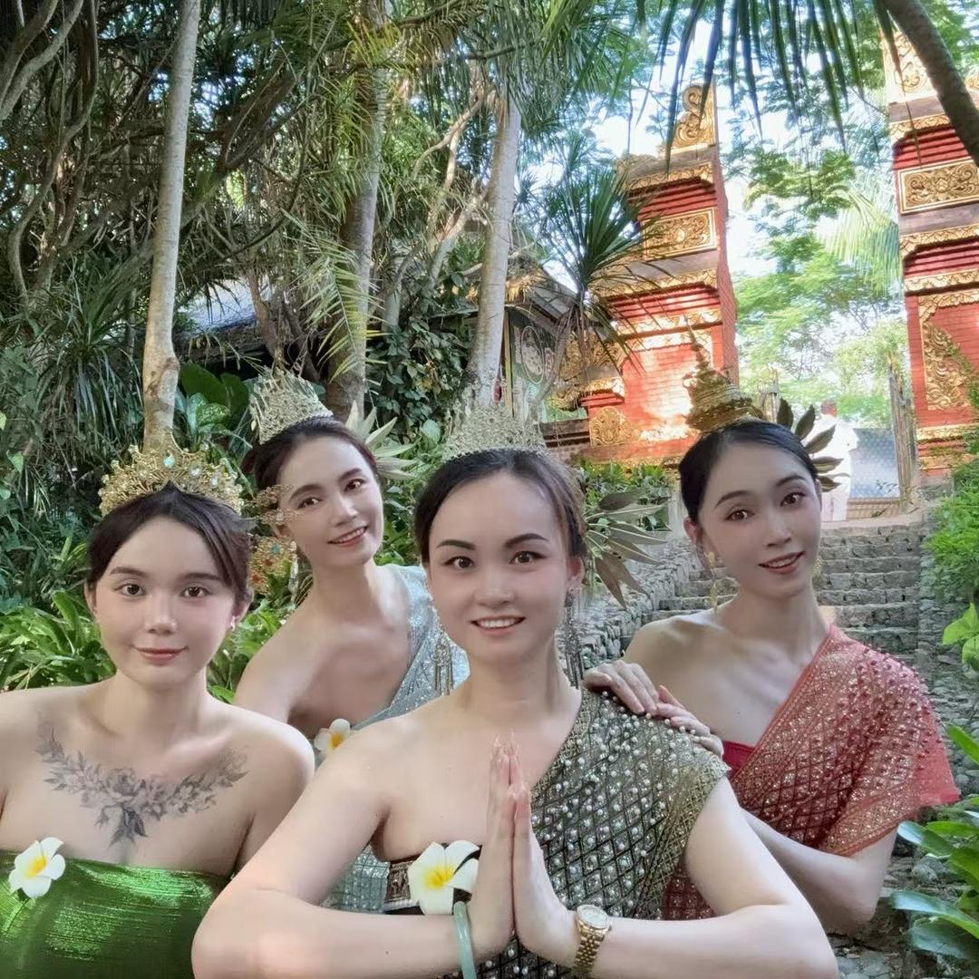 何小姐