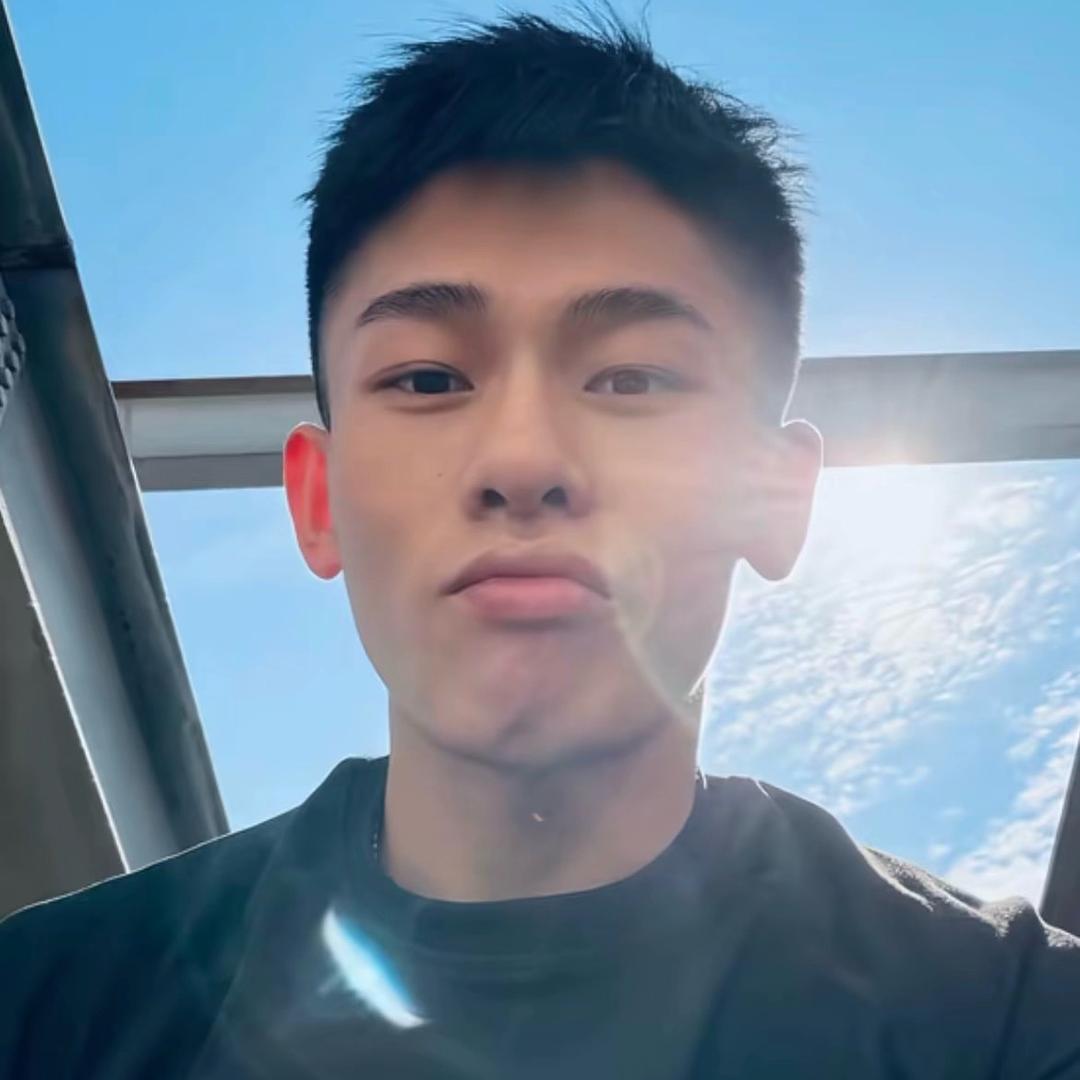 她也不太了解我