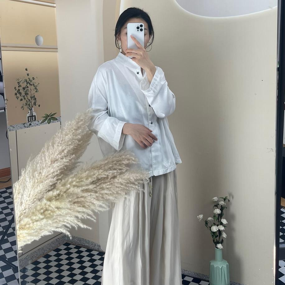 蒽岩服饰轻奢