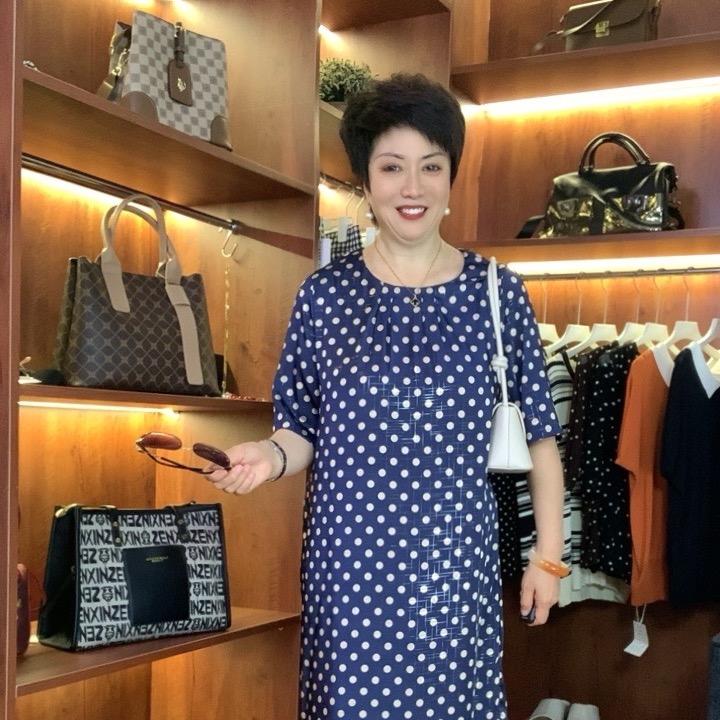 白姐大码女装工厂店