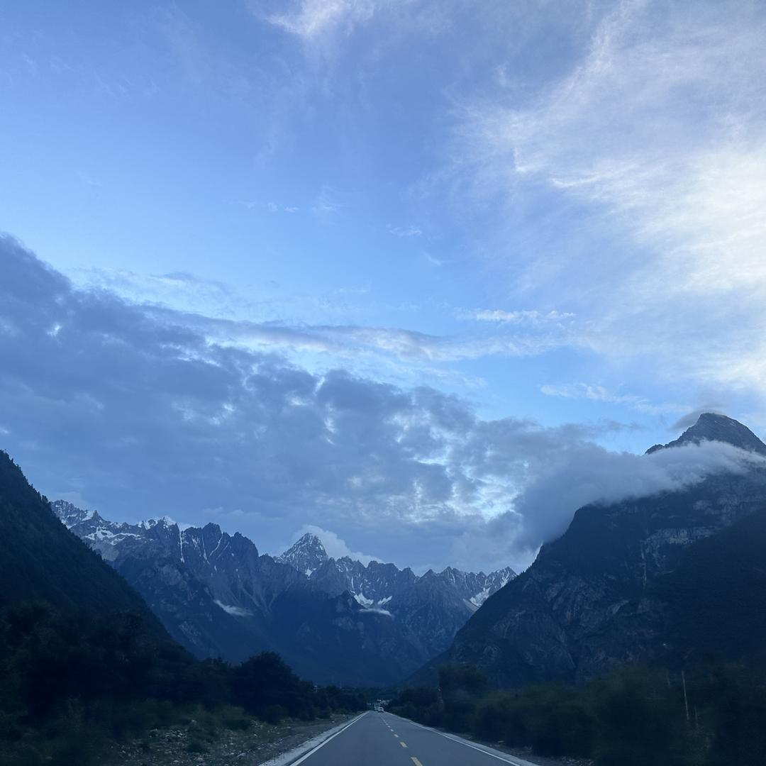 天门市盛夏风尚服饰精品店