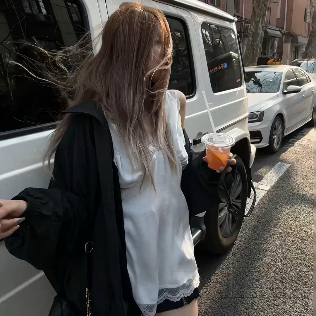 美 子^
