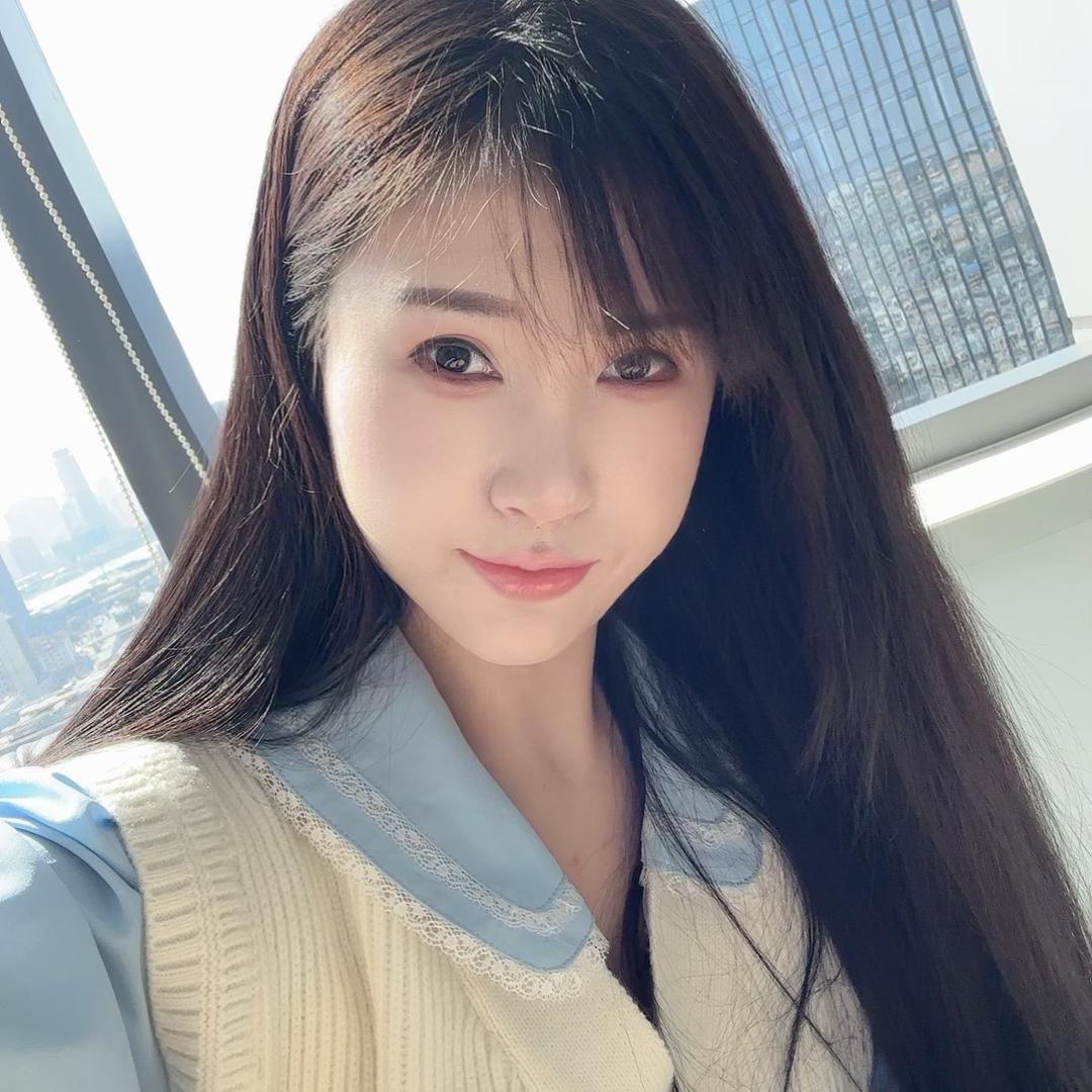 130斤的甜妹教练
