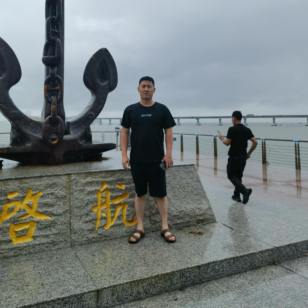 数控机床搬运工（乔鸿装备&鸿杨数控）