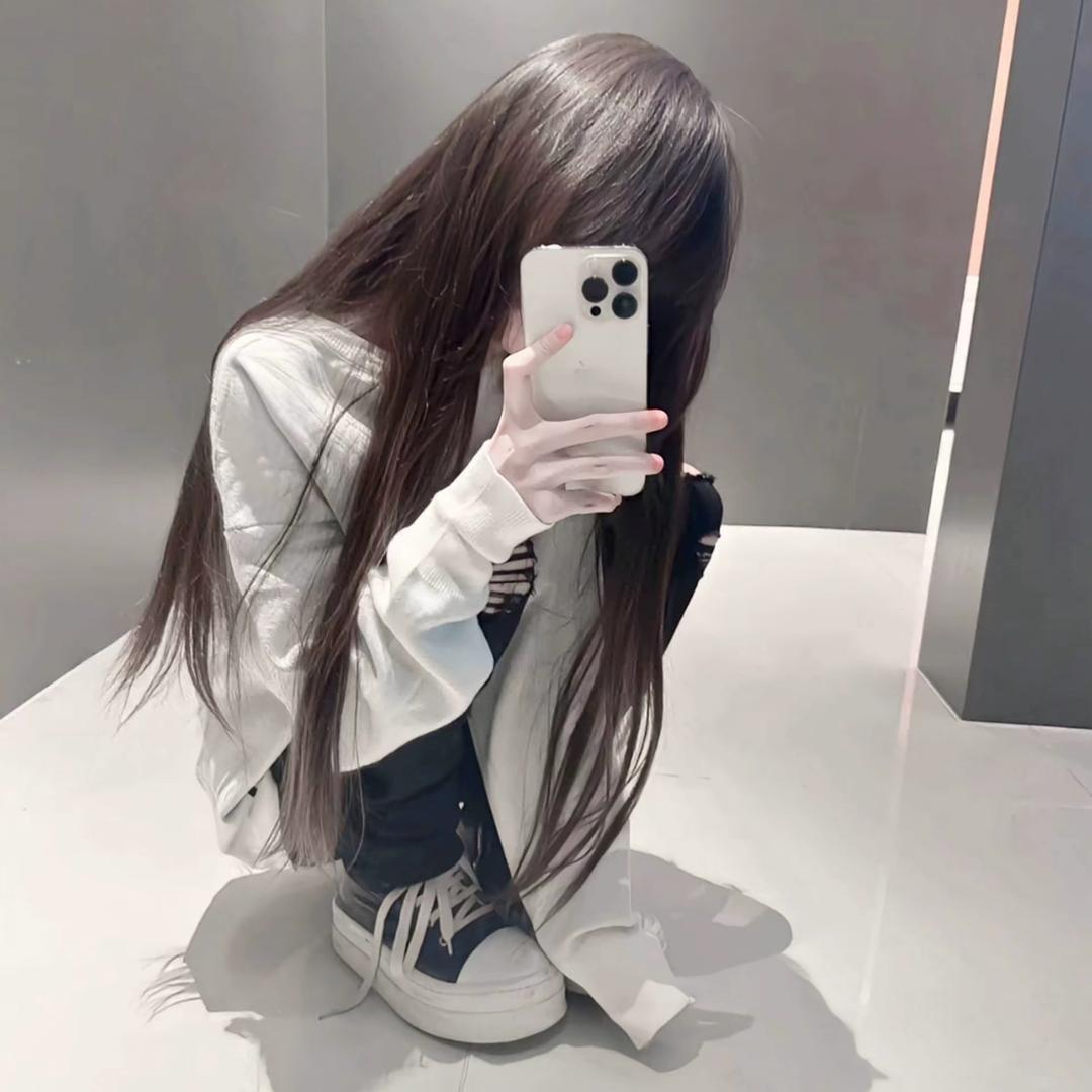 小瑜.