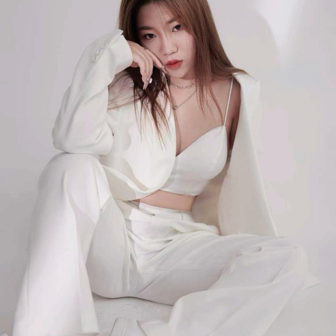 化妆师萱萱