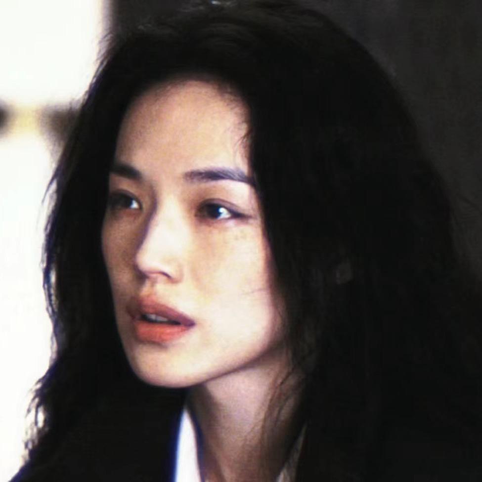 小菲.