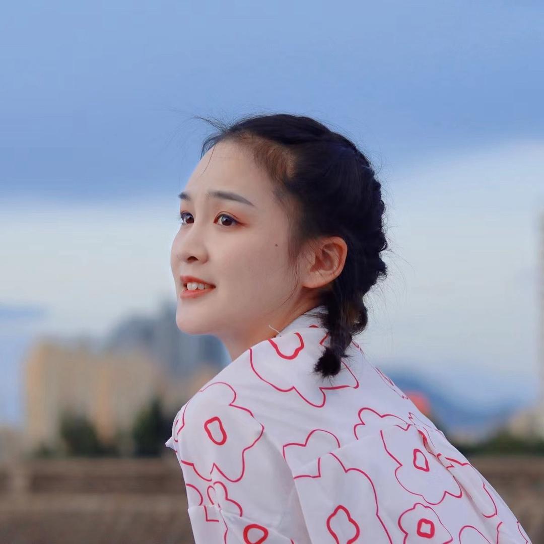 万那个欣