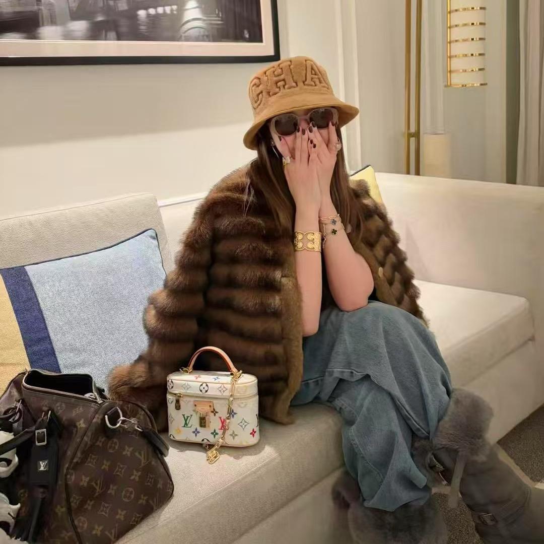 UUS女装批发•黄小姐💃