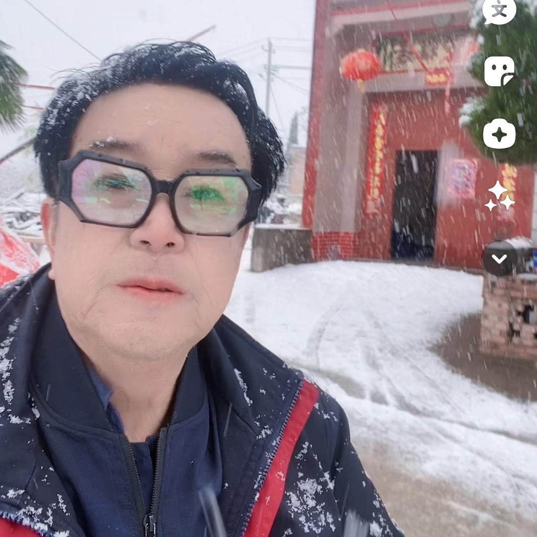刘学朝（乡兴中国融媒网红村网红老村长）