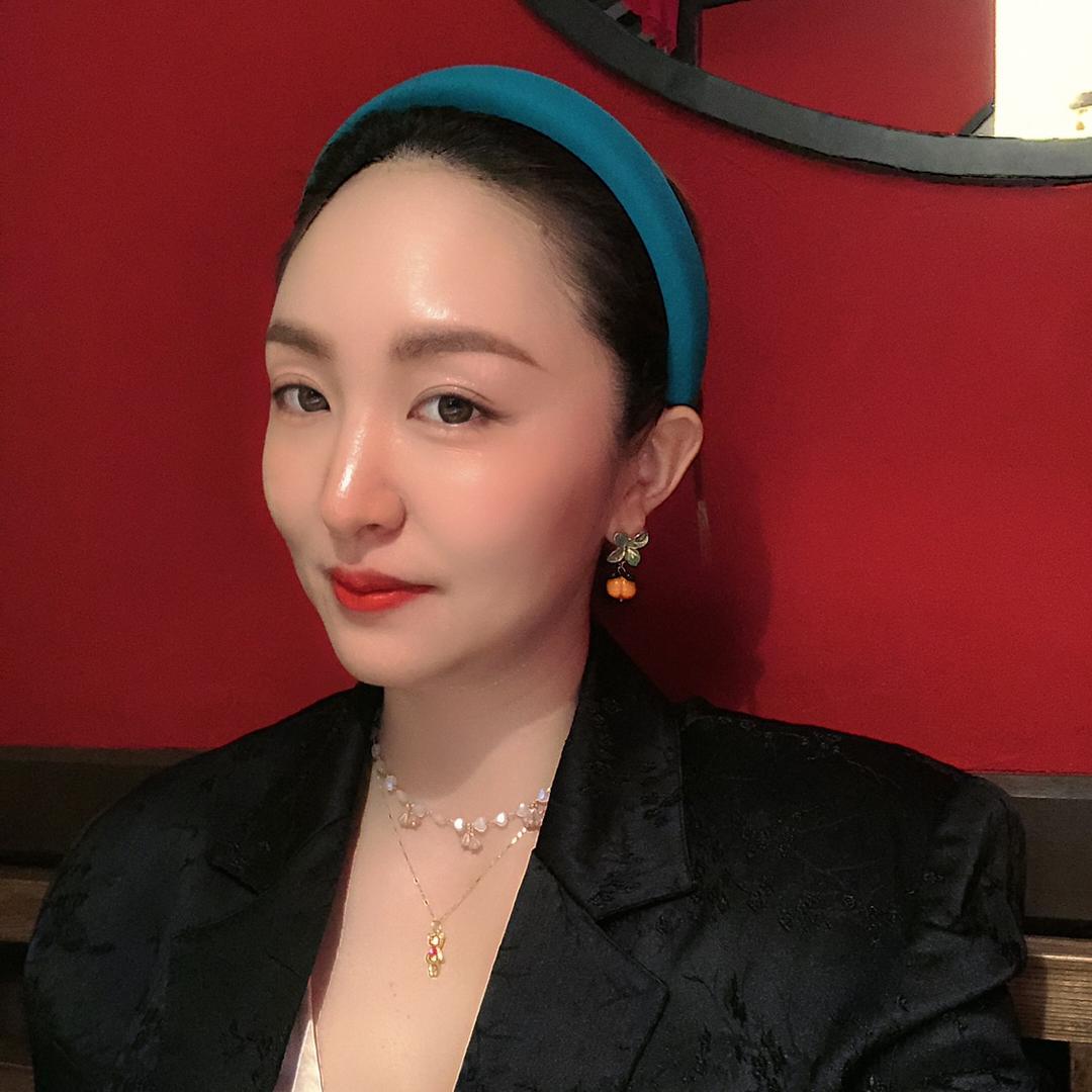 伽佰万莉
