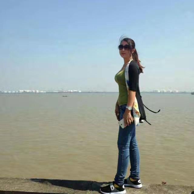 请叫我“靓女”