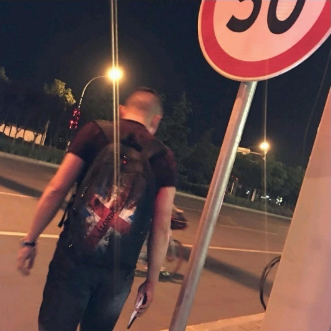 刘骚