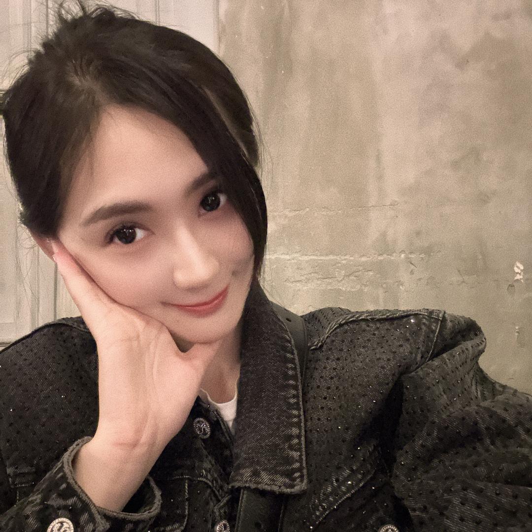 静静打小就漂亮