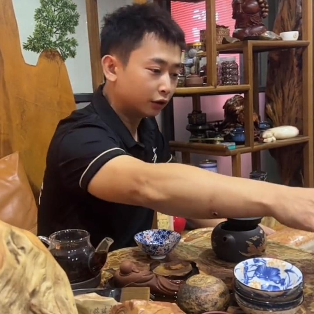 卖串求荣-二当家锋仔