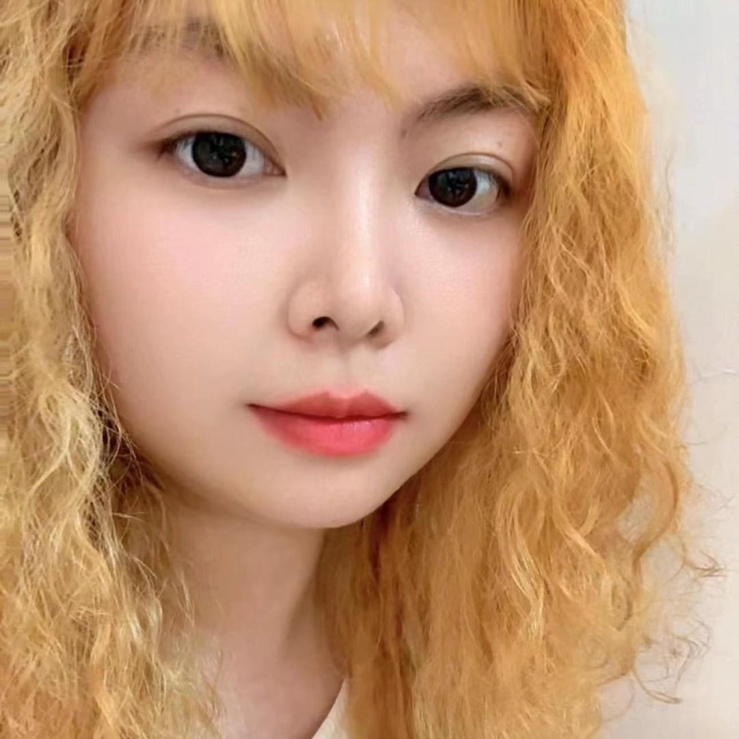 佳佳👑
