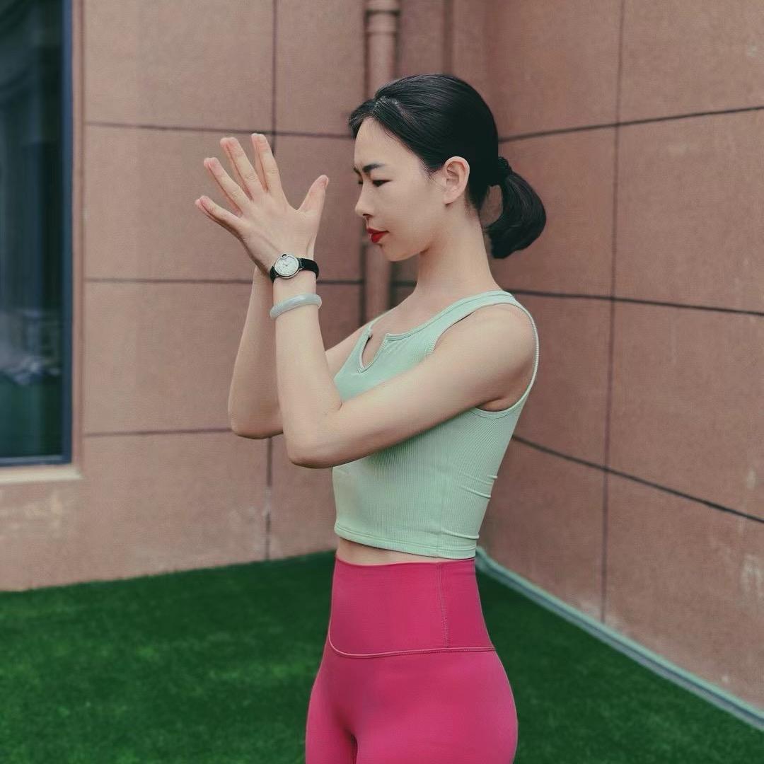 函俐