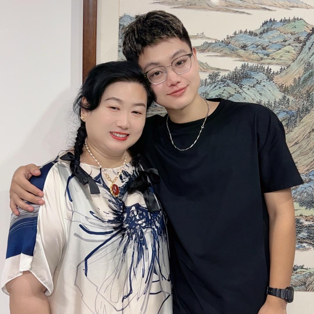 莲姐和凯文的幸福生活