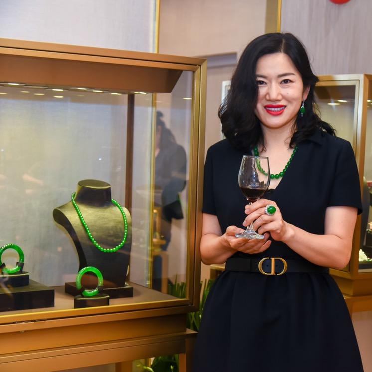 嘻嘻翡翠珠宝店