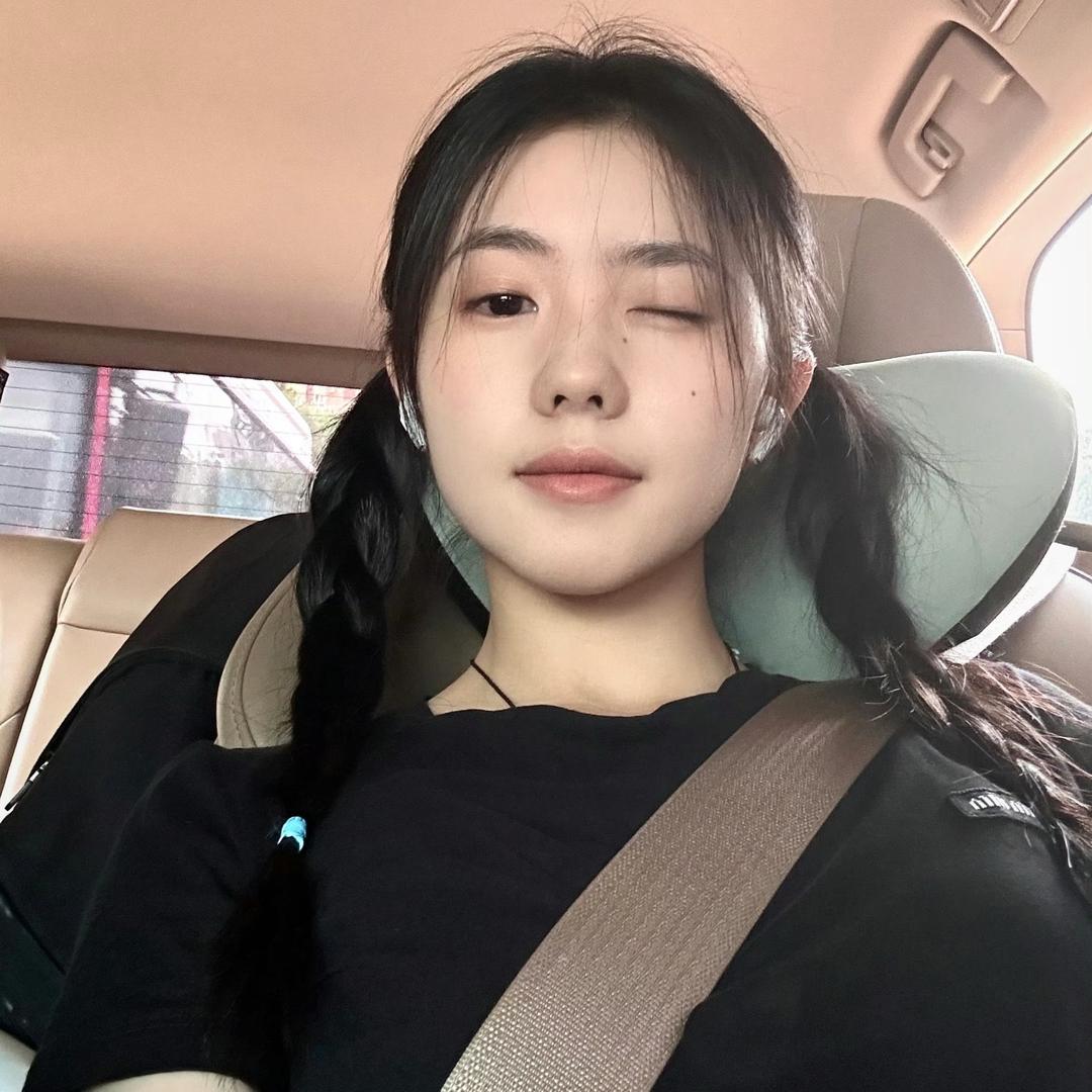 小妍^