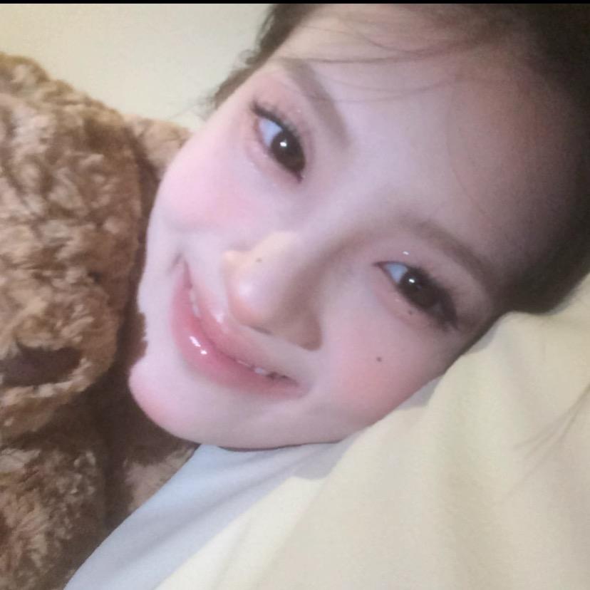 程艾影.