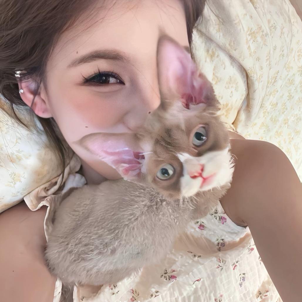 杨诗茵.