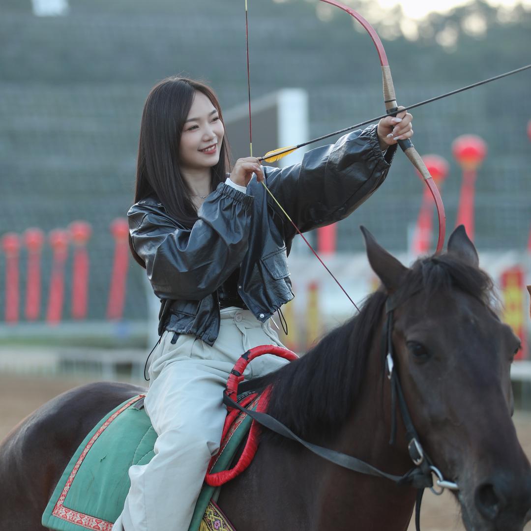 皮皮梅丫头（低谷期）