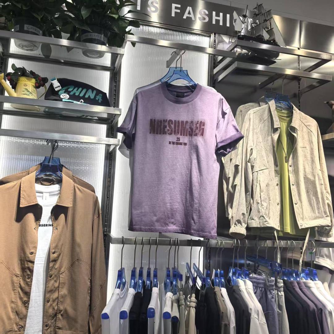 元诺童装金街店