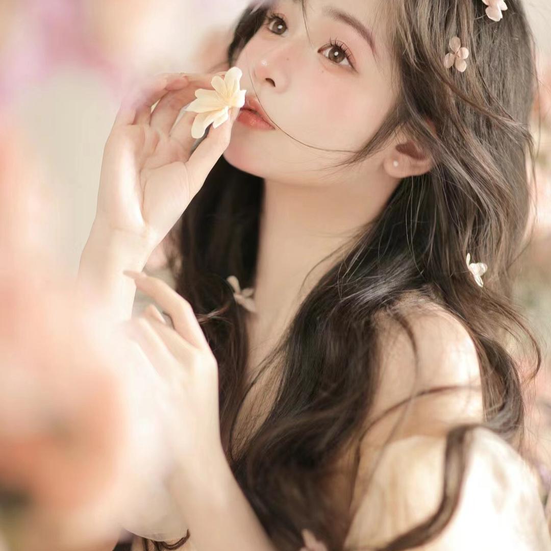 阿雅y