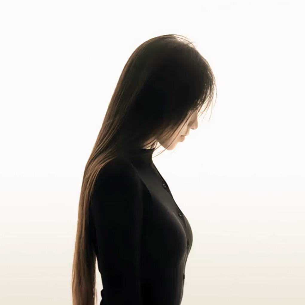 萌子.