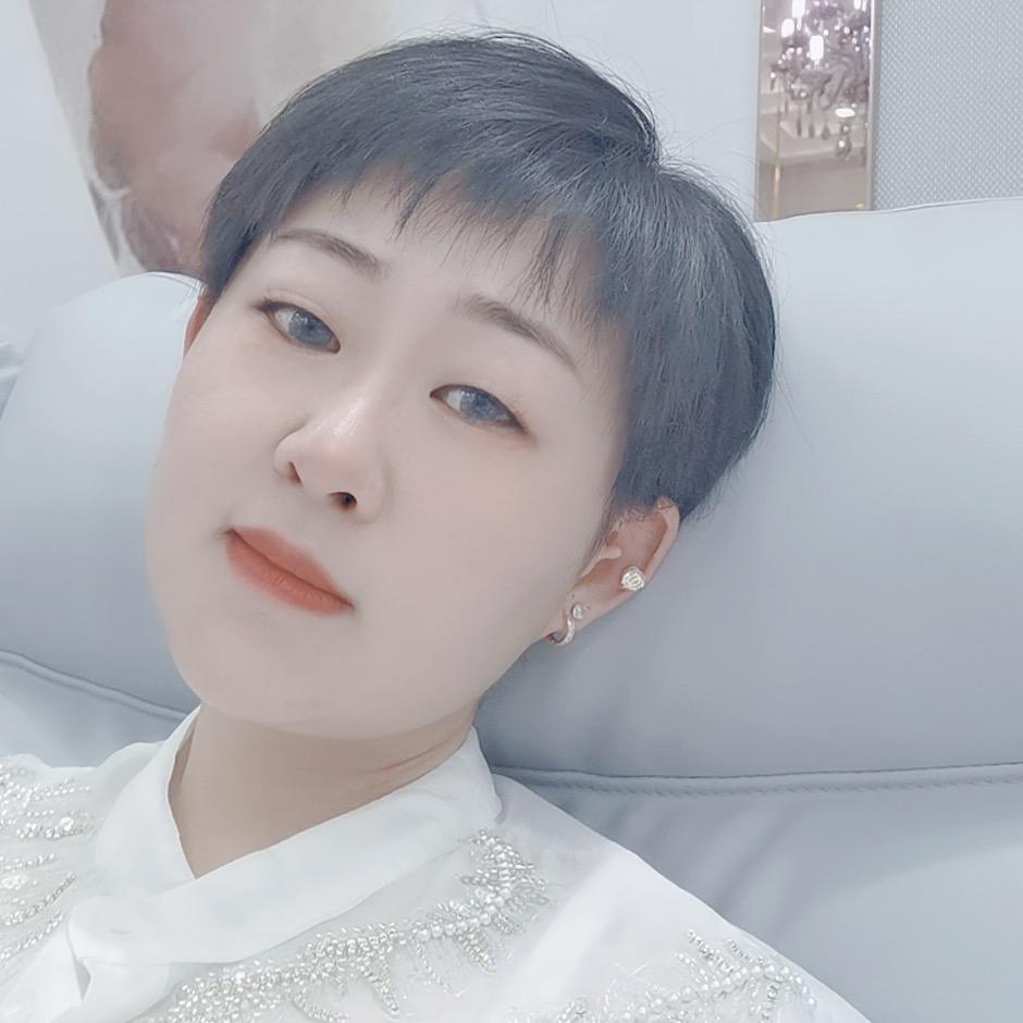 い蛇🐍珊珊、