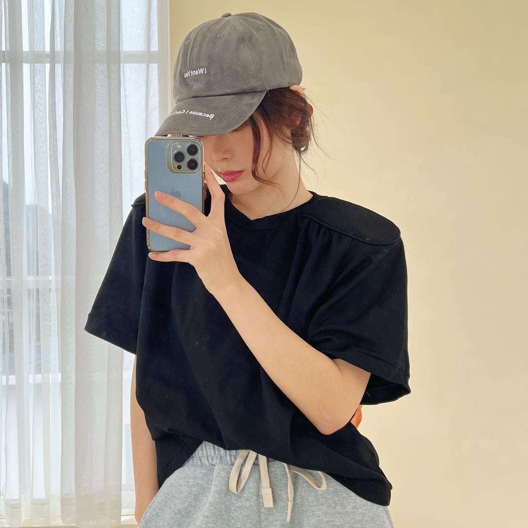 卖情侣装的小谭